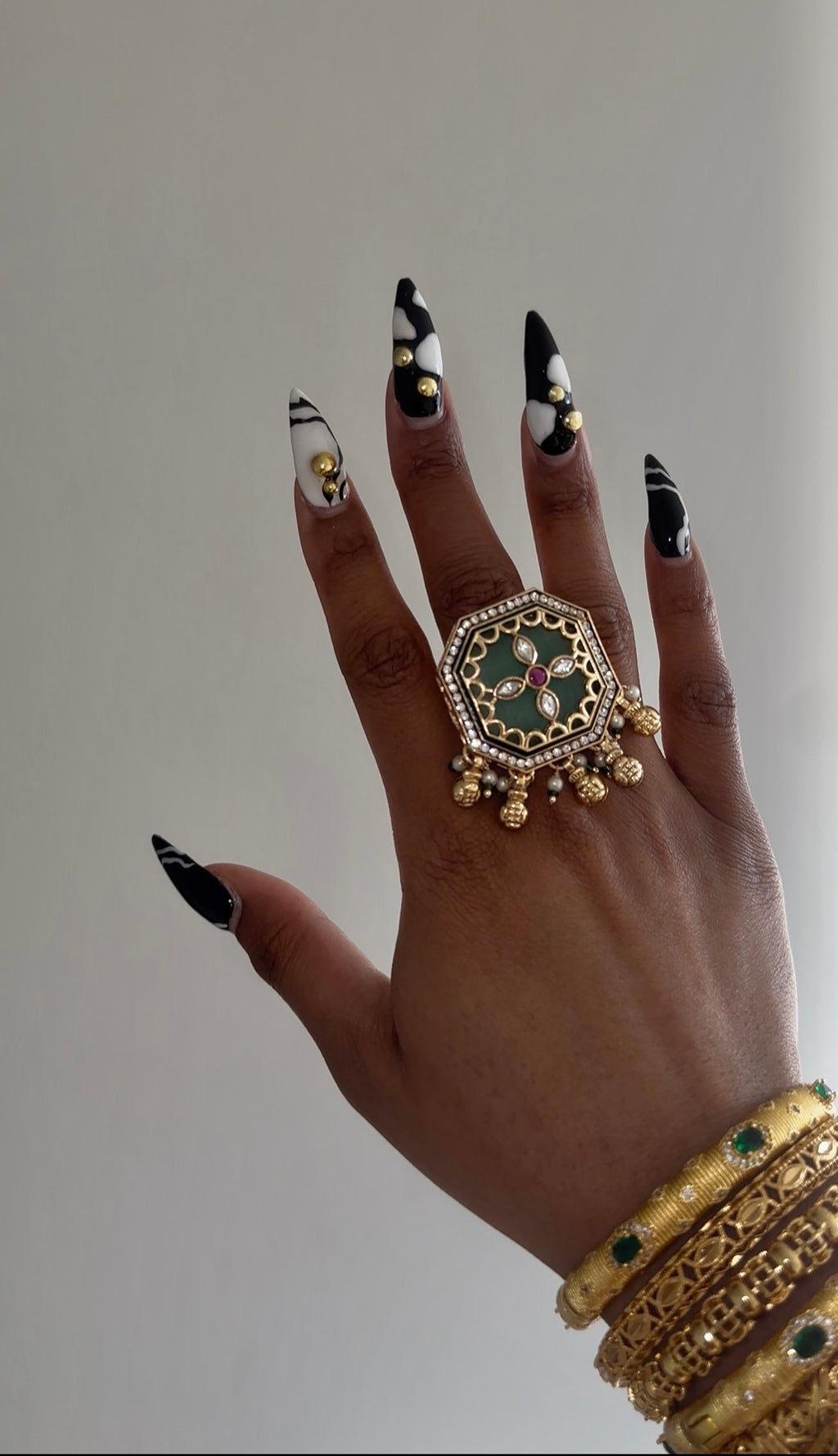 Green Indian Diamond Heritage Ring