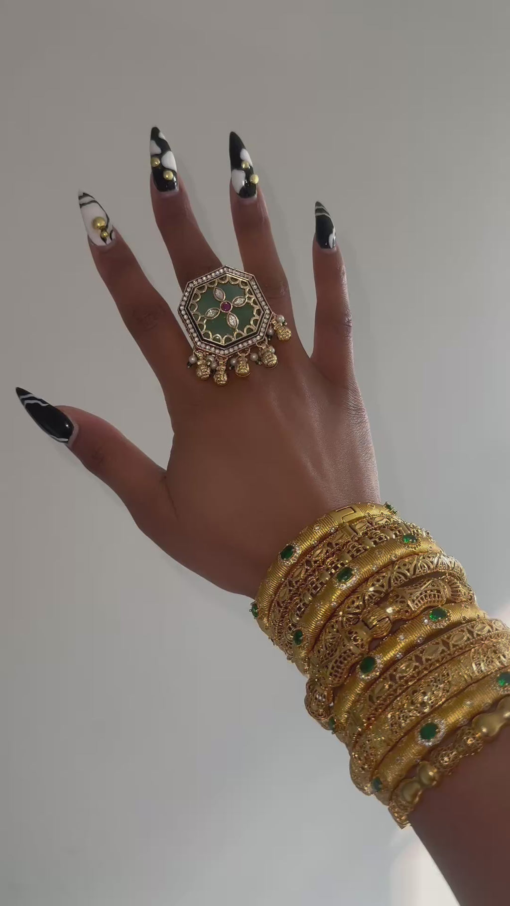 Green Indian Diamond Heritage Ring